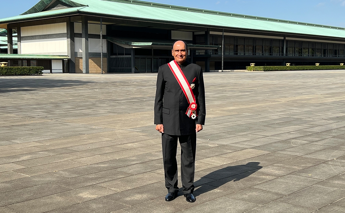 Ambassador Hemant Krishan Singh conferred the Grand Cordon of the Order of the Rising Sun at the Imperial Palace in Tokyo, November 9, 2022